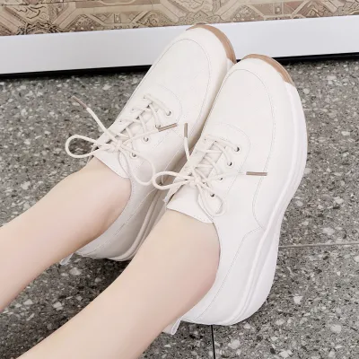 PLUSH PACE WOMEN’S CASUAL SHOE